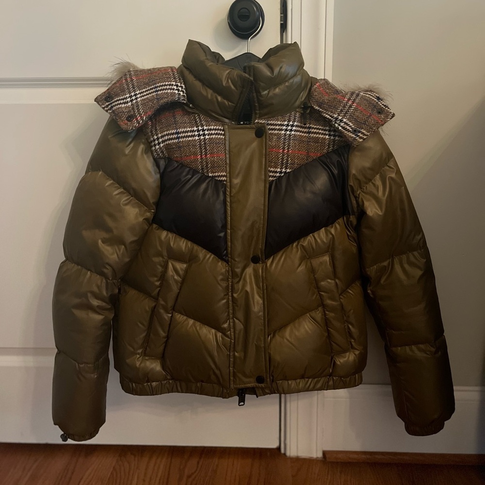Marc New York Women’s' Olive and Black Puffer Coat. Size M.